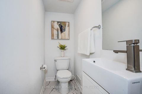 Photo 13 at 715 Irwin Crescent, Leslie Valley, Newmarket