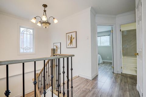 Photo 15 at 715 Irwin Crescent, Leslie Valley, Newmarket