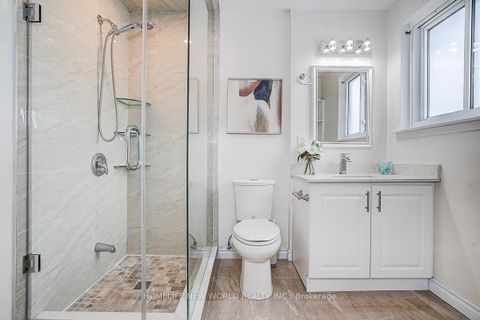 Photo 19 at 715 Irwin Crescent, Leslie Valley, Newmarket