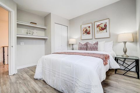 Photo 20 at 715 Irwin Crescent, Leslie Valley, Newmarket