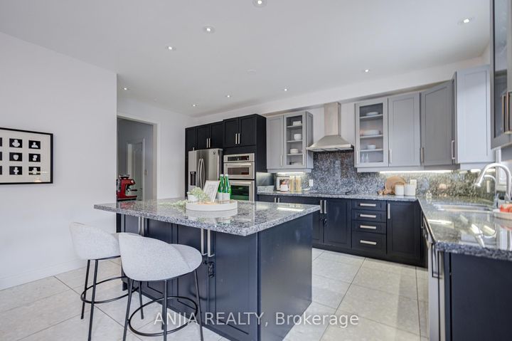 Photo 21 at 10 Golden Meadow Drive, Wismer, Markham