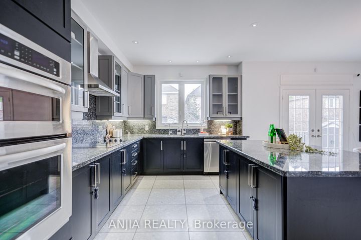 Photo 22 at 10 Golden Meadow Drive, Wismer, Markham