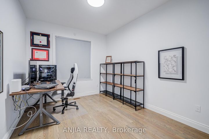 Photo 25 at 10 Golden Meadow Drive, Wismer, Markham