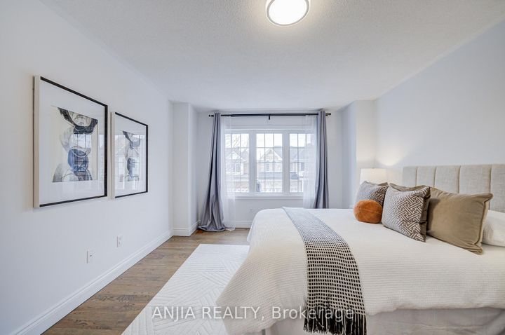 Photo 34 at 10 Golden Meadow Drive, Wismer, Markham