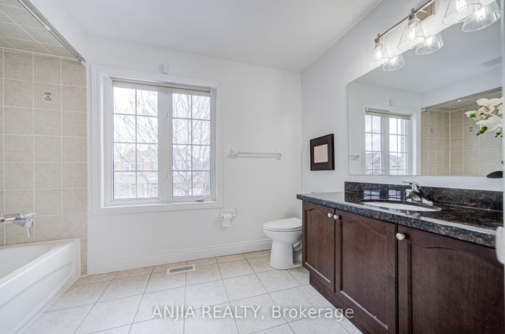 Photo 35 at 10 Golden Meadow Drive, Wismer, Markham