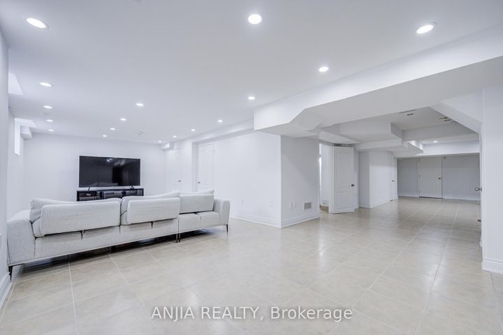 Photo 47 at 10 Golden Meadow Drive, Wismer, Markham