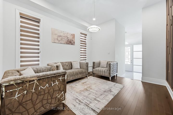 Photo 4 at 37 Midmorning Road, Northwest Brampton, Brampton