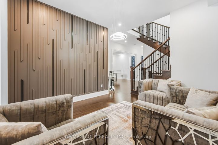 Photo 6 at 37 Midmorning Road, Northwest Brampton, Brampton