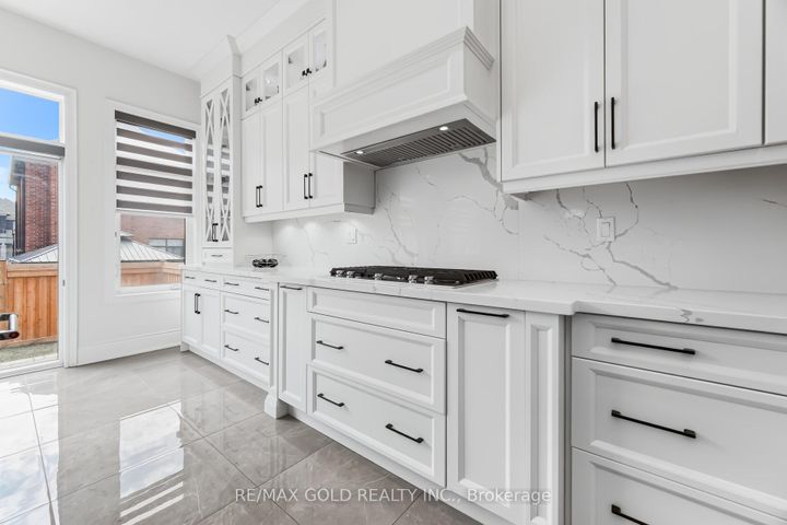 Photo 12 at 37 Midmorning Road, Northwest Brampton, Brampton