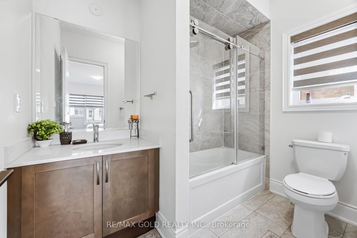 Photo 32 at 37 Midmorning Road, Northwest Brampton, Brampton