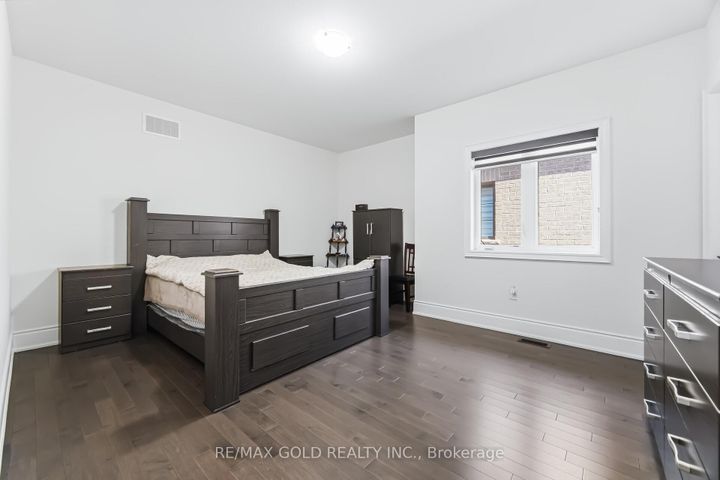 Photo 33 at 37 Midmorning Road, Northwest Brampton, Brampton