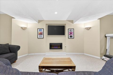 Photo 24 at 405 Silken Laumann Drive, Wyndham, Newmarket