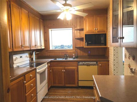 Photo 1 at 192 Parkview Avenue, Willowdale East, Toronto