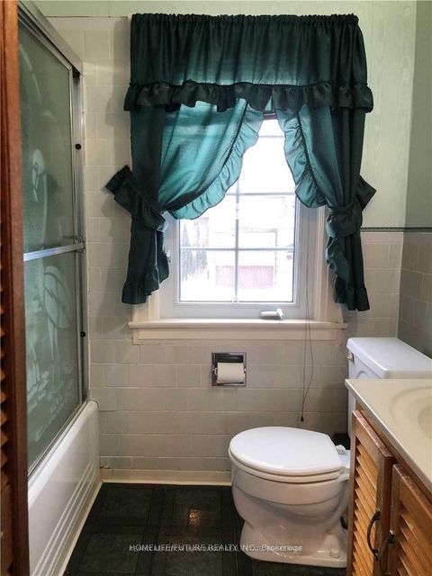 Photo 4 at 192 Parkview Avenue, Willowdale East, Toronto