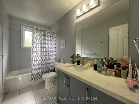 Photo 12 at 380 Phillip Murray Avenue, Lakeview, Oshawa