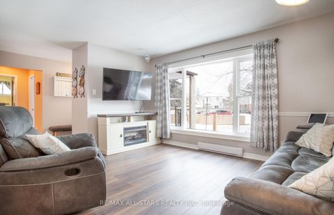 Photo 1 at 158 Blossom Court, Port Perry, Scugog