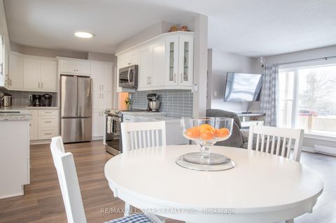 Photo 5 at 158 Blossom Court, Port Perry, Scugog