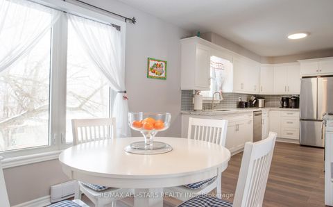 Photo 6 at 158 Blossom Court, Port Perry, Scugog