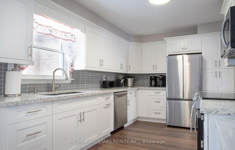 Photo 8 at 158 Blossom Court, Port Perry, Scugog