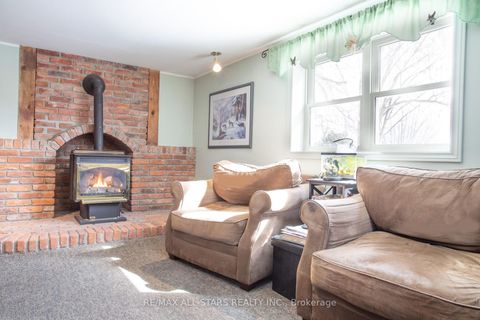 Photo 17 at 158 Blossom Court, Port Perry, Scugog