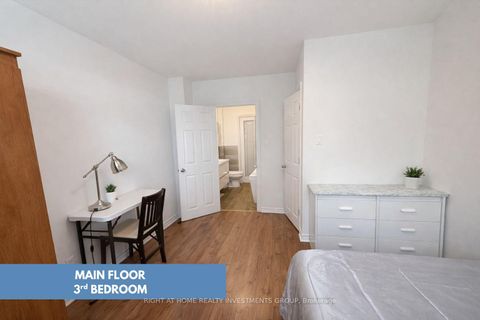 Photo 22 at 115 Elise Terrace, Newtonbrook West, Toronto