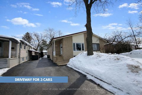 Photo 28 at 115 Elise Terrace, Newtonbrook West, Toronto