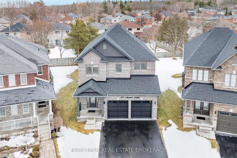 Photo 2 at 43 Auburn Court, Ardagh, Barrie