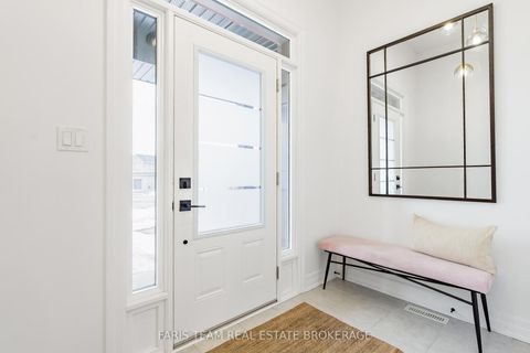 Photo 5 at 43 Auburn Court, Ardagh, Barrie