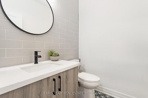 Photo 18 at 43 Auburn Court, Ardagh, Barrie