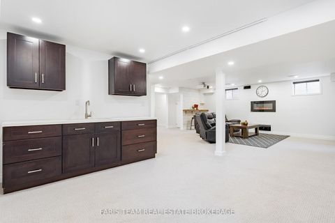 Photo 34 at 43 Auburn Court, Ardagh, Barrie