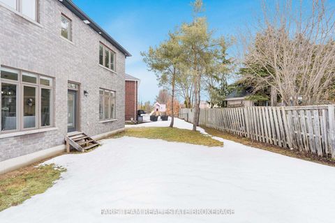Photo 37 at 43 Auburn Court, Ardagh, Barrie
