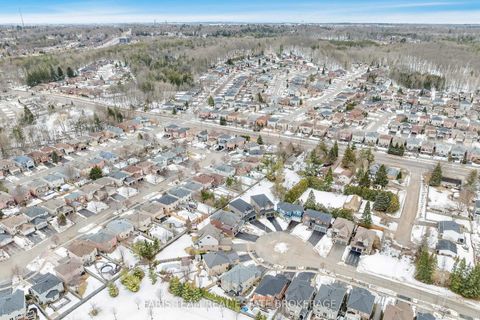 Photo 41 at 43 Auburn Court, Ardagh, Barrie