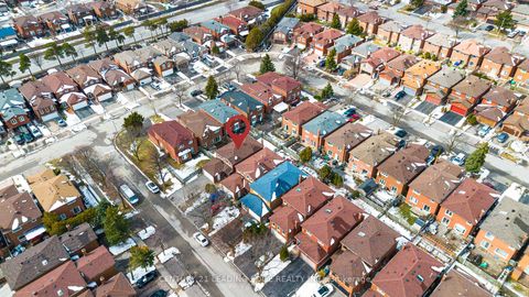 Photo 9 at 4 Treerun Avenue, Steeles, Toronto