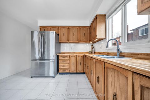 Photo 19 at 4 Treerun Avenue, Steeles, Toronto