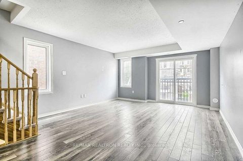 Photo 13 at 457 - 37 Filly Path N, Windfields, Oshawa