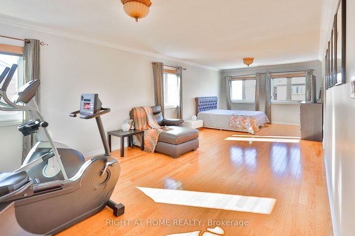 Photo 11 at 122 Red Cardinal Trail, Oak Ridges, Richmond Hill