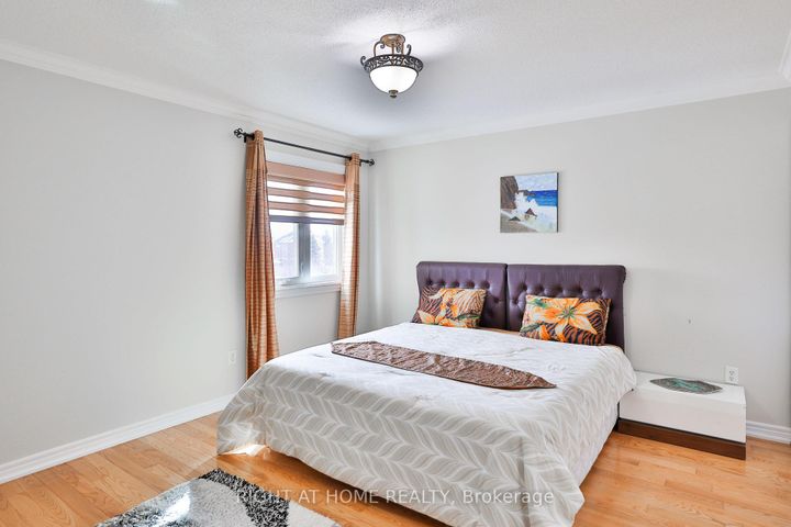 Photo 17 at 122 Red Cardinal Trail, Oak Ridges, Richmond Hill