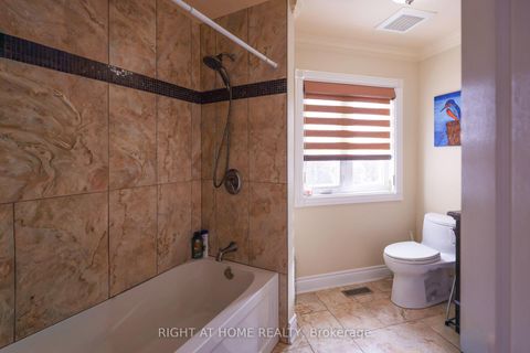 Photo 18 at 122 Red Cardinal Trail, Oak Ridges, Richmond Hill