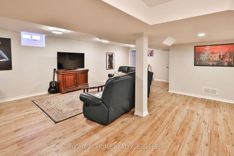 Photo 21 at 122 Red Cardinal Trail, Oak Ridges, Richmond Hill