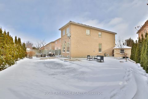 Photo 28 at 122 Red Cardinal Trail, Oak Ridges, Richmond Hill