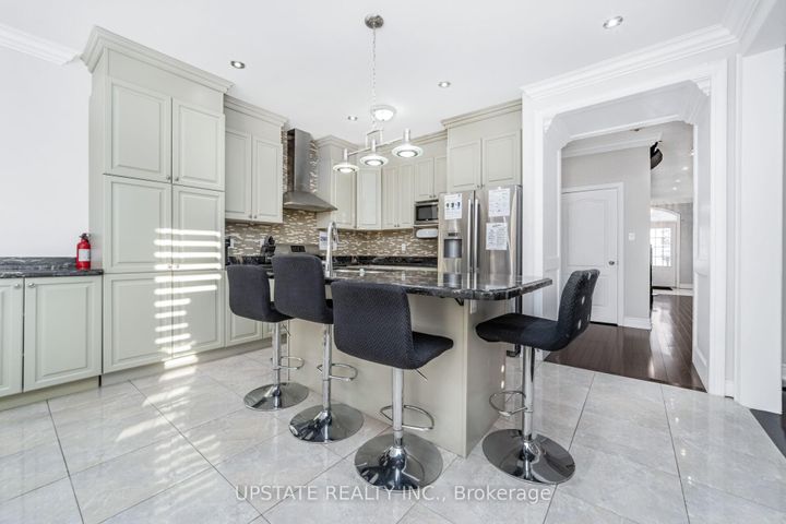 Photo 8 at 12 Haywood Drive, Credit Valley, Brampton