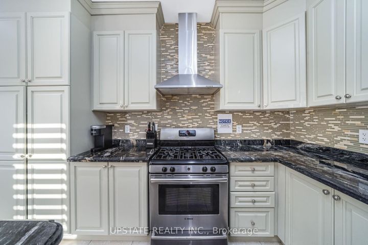 Photo 10 at 12 Haywood Drive, Credit Valley, Brampton