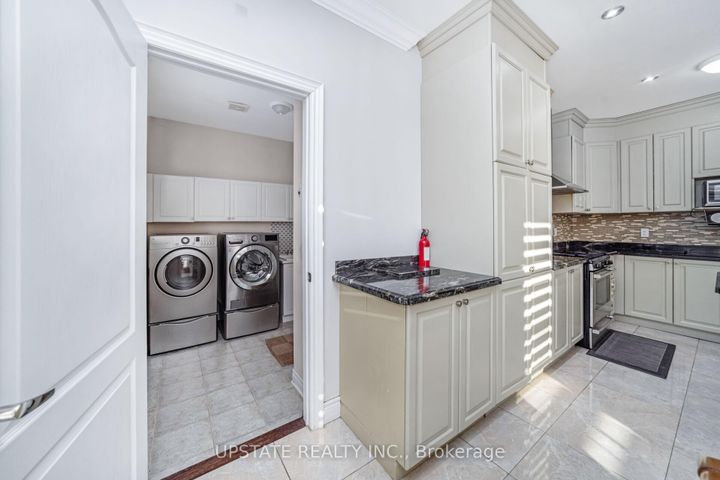 Photo 13 at 12 Haywood Drive, Credit Valley, Brampton