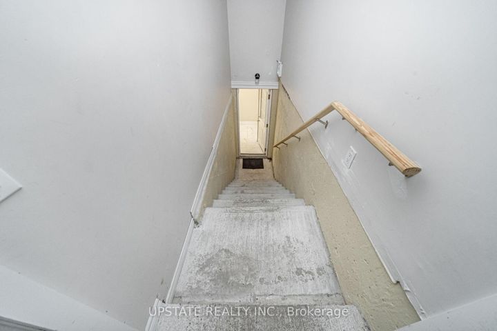 Photo 43 at 12 Haywood Drive, Credit Valley, Brampton