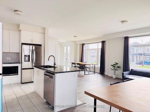 Photo 11 at 960 Lockie Drive, Kedron, Oshawa