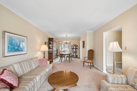 Photo 6 at 42 Bankfield Drive, Beaumonde Heights, Toronto