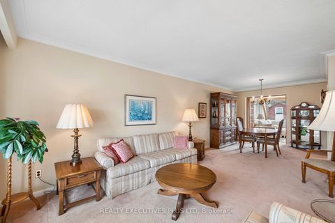 Photo 7 at 42 Bankfield Drive, Beaumonde Heights, Toronto