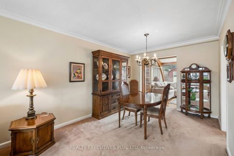 Photo 8 at 42 Bankfield Drive, Beaumonde Heights, Toronto