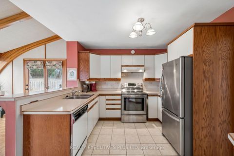 Photo 11 at 42 Bankfield Drive, Beaumonde Heights, Toronto