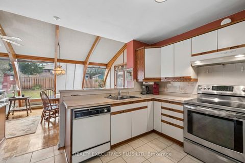Photo 12 at 42 Bankfield Drive, Beaumonde Heights, Toronto